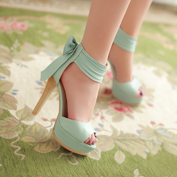 blue heels with a bow